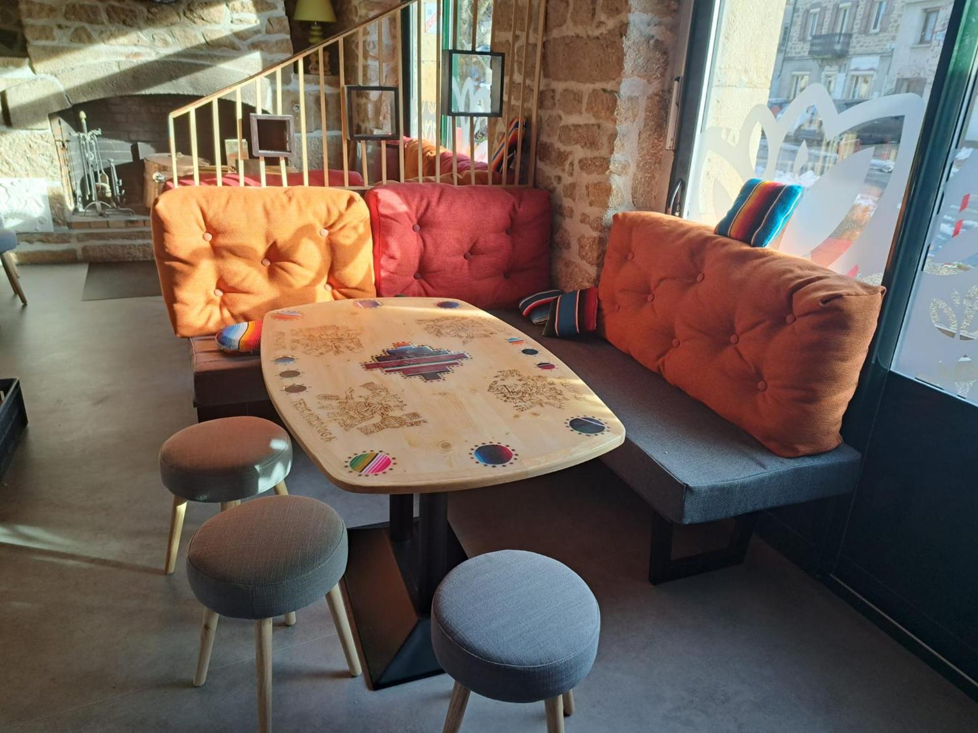 Le Barriol Hotel Saint-Julien-Chapteuil Buitenkant foto