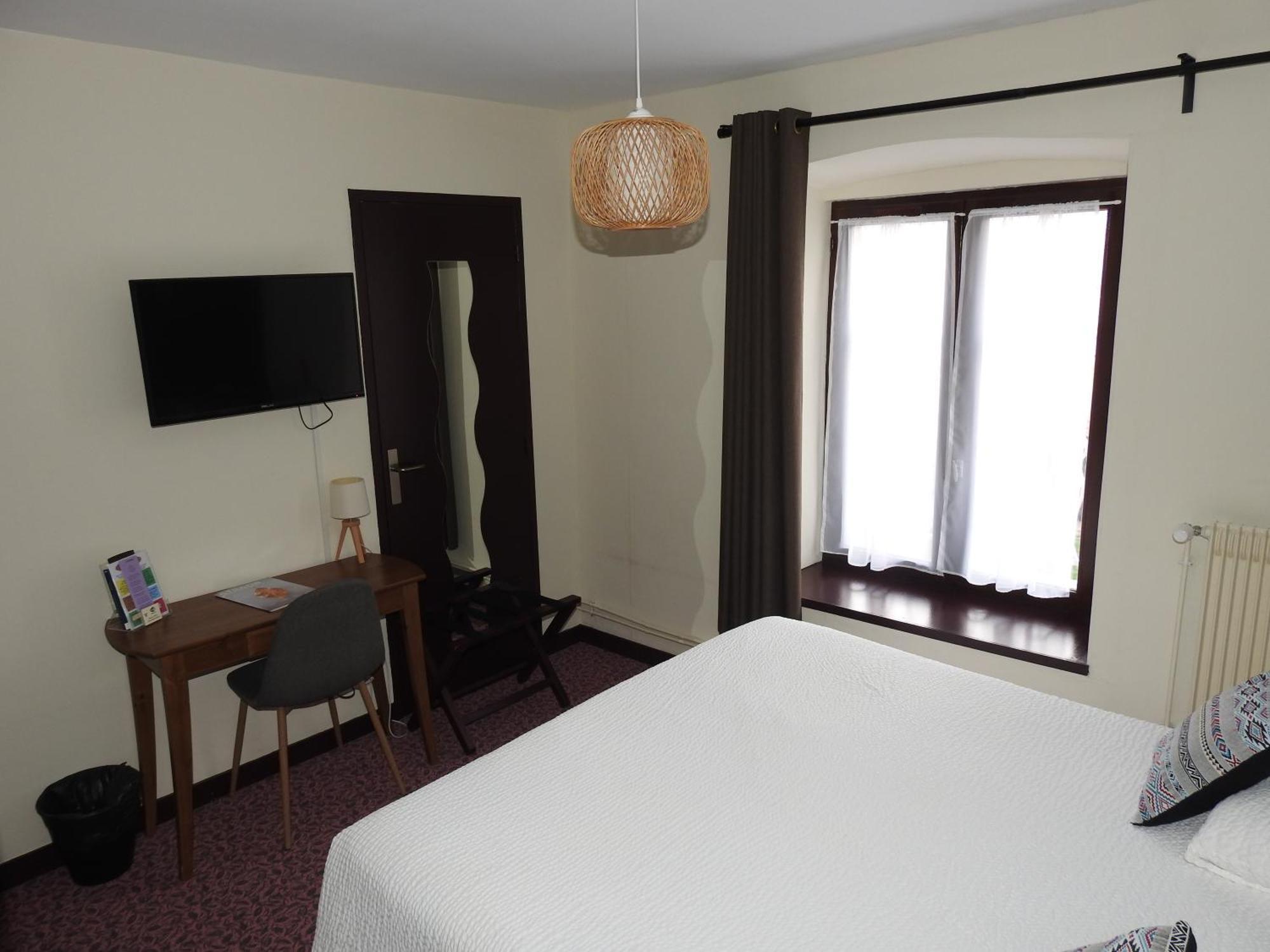 Le Barriol Hotel Saint-Julien-Chapteuil Buitenkant foto
