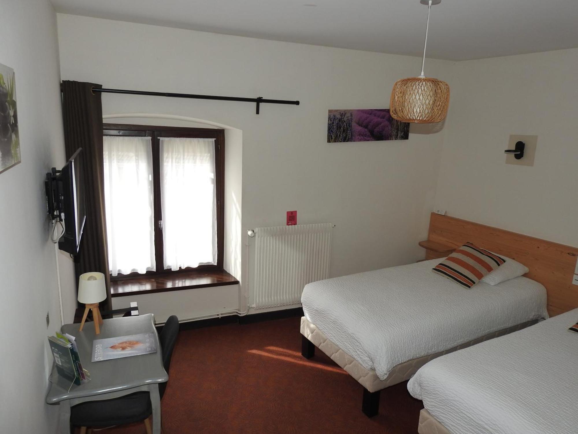 Le Barriol Hotel Saint-Julien-Chapteuil Buitenkant foto