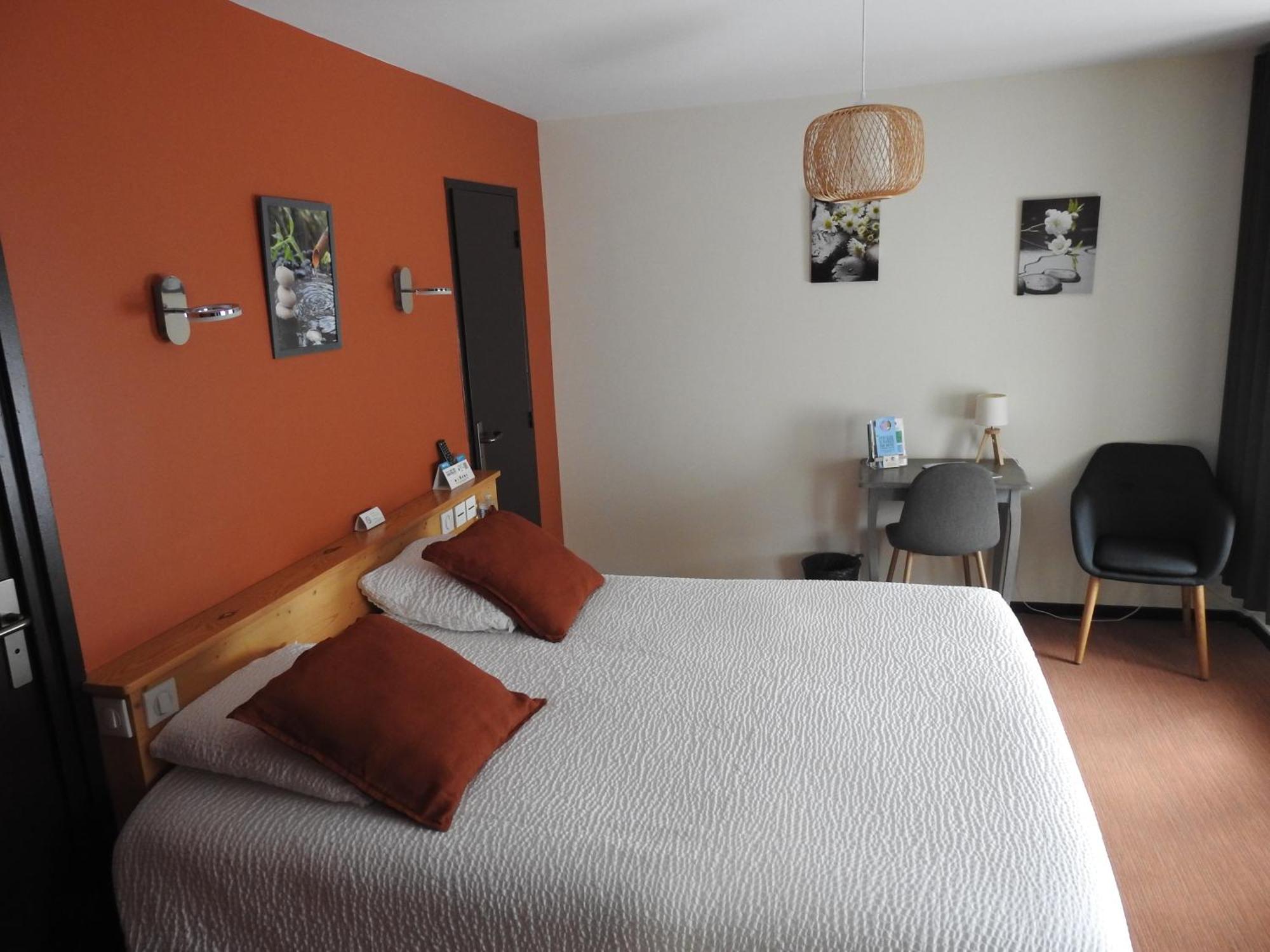Le Barriol Hotel Saint-Julien-Chapteuil Buitenkant foto